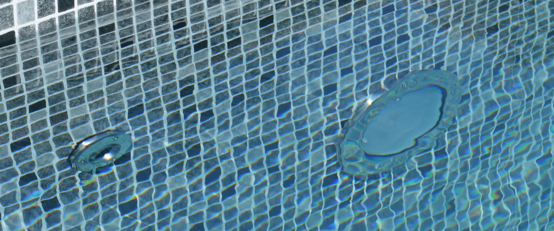 Rostfria pooldetaljer som gör att din pool blir unik & tilltalande